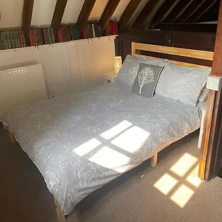 Cosy Cottage Next To Farmers Arms Country Pub. Gloucester Exterior foto