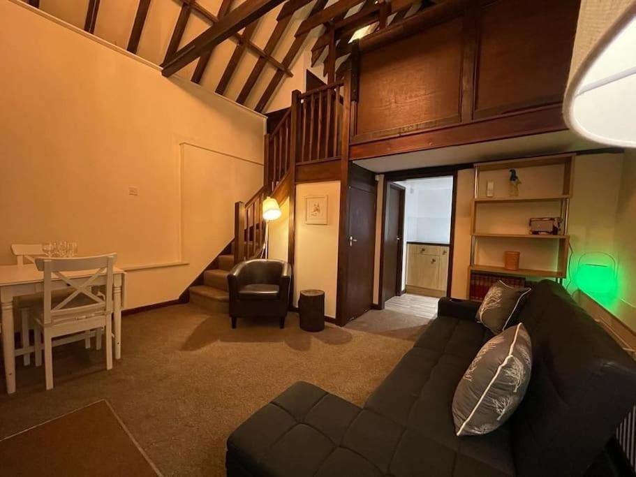 Apartamento Cosy Next To Farmers Arms Country Pub.